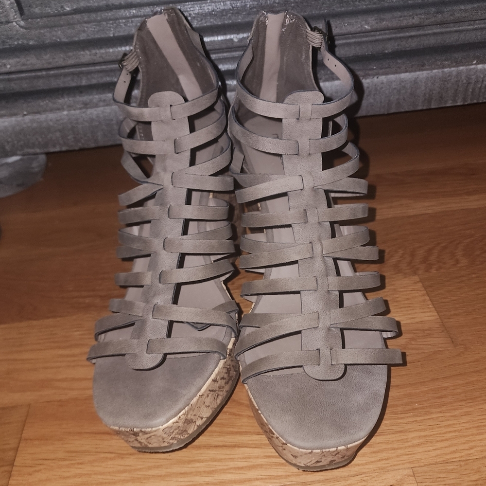 Gray Wedge Shoes with Strappy Design and Suede Finish